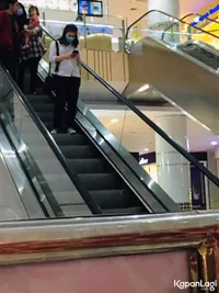 7 Potret Pesinetron Lidya Pratiwi Lagi Jalan-Jalan di Mall, Telah Bebas Murni Dari Kasus Pembunuhan