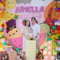 7 Potret Pesta Ulang Tahun Pertama Ariella Anak Yuanita Christiani, Colorful dengan Tema Buah-buahan
