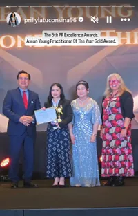 7 Potret Prilly Latuconsina Raih Penghargaan di ASEAN PR Excellence Awards, Omara Esteghlal Beri Pujian