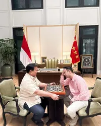 7 Potret Raffi Ahmad Asyik Main Catur bersama Presiden Prabowo Subianto, Ungkap Makna di Balik Bidak Raja - Akui dapat Banyak Ilmu
