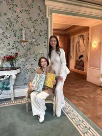 7 Potret Raline Shah dan Sang Ibu ke New York, Quality Time Berdua