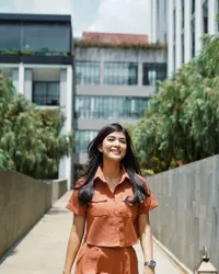 7 Potret Raya Kohandi yang Makin Cantik dan Menawan, Jauh dari Kesan Jahat Meski Dijuluki 'Ratu Antagonis'