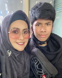 7 Potret Rifky Delta, Anak Sulung Meggy Wulandari yang Jarang Terekspos - Disebut Mirip Kiwil 