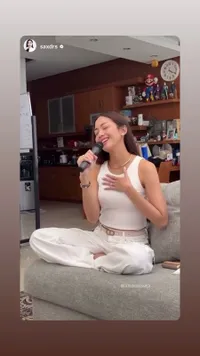 7 Potret Ririn Dwi Ariyanti Karaokean, Nyanyi 'Selalu Ada di Hatimu' Berujung Nangis