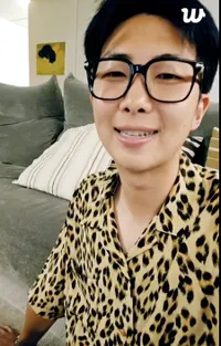 7 Potret RM BTS Curhat Saat Live Stream, Idap Insomnia Parah Selama Wamil - Masih Minum Obat Sampai sekarang