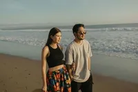 7 Potret Romantis Syahnaz Sadiqah dan Jeje Govinda di Bali, Akhirnya Bisa Bermesraan Setelah Punya Anak Kembar - Kompak Ketawa Receh