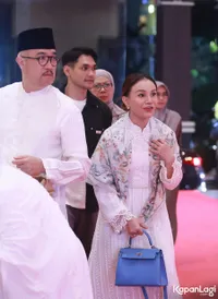7 Potret Rossa yang Menyesal Tak Telepon Balik Titiek Puspa Sebelum Wafat, Kala Itu Sedang Sibuk Rekaman