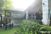 7 Potret Rumah Utama Atalarik Syach yang Juga Akan Dieksekusi, Mewah dan Halaman Luas
