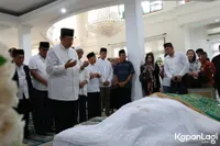 7 Potret SBY Kenang Momen Terakhir Bersama Titiek Puspa, Bertemu 3 Bulan Lalu untuk Rekaman Album