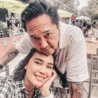 7 Potret Selebritis Rayakan Paskah Bersama Keluarga Tercinta, Nadine Chandrawinata Perdana Bareng Buah Hati - Thomas Djorghi Bikin Terharu