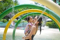 7 Potret Shandy Aulia Liburan ke Bali, Kembali Pamer Pose di Bathup - Asyik Beri Makan Macan Sampai Panas-Panasan Quality Time Bareng Manajer