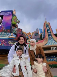 7 Potret Shaquille Anak Kedua Cut Meyriska Rambut Panjang Berponi, Dikira Cewek