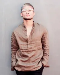 7 Potret Tampan & Kekarnya Atlet Silat Yola Primadona, Dikabarkan Dekat Dengan Millen Cyrus