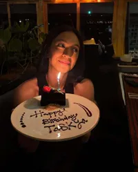7 Potret Taskya Namya Ulang Tahun ke-31 Dirayakan Bareng Ari Irham, Sang Pacar yang Beda Usia 8 Tahun