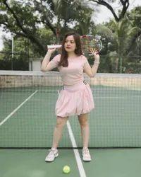 7 Potret Tasya Kamila Kembali Main Tennis, Penampilannya Tetap Stylish