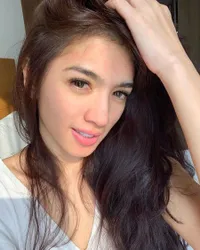7 Potret Terbaru Angel Karamoy, Cantik Natural Tanpa Makeup Tebal di Umur 32 Tahun