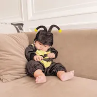 7 Potret Terbaru Baby Ukkasya Anak Zaskia Sungkar yang Lucu Jadi Kumbang, Gemesin Banget - Disebut Boneka Oleh Netizen