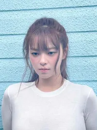 7 Potret Terbaru Jeongyeon TWICE yang Makin Langsing dan Bugar
