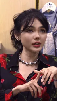 7 Potret Terbaru Rina Nose Disebut Oplas, Penampilannya Bikin Pangling