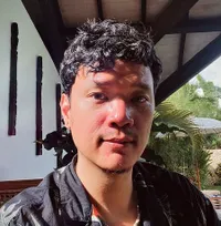 7 Potret Timo Tjahjanto yang Didapuk Sebagai Sutradara 'TRAIN TO BUSAN' Versi Hollywood, Sosok Ayah Sayang Anak