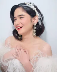 7 Potret Tissa Biani Pamer Kebersamaan Dengan Sang Kekasih Dul Jaelani di Obsesi Awards 2022