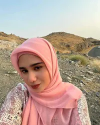 7 Potret Tissa Biani Tampil Cantik Berhijab Pink, Tanggapan Dul Jaelani Tuai Sorotan