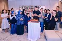 7 Potret Ulang Tahun Christian Sugiono, Dapat Kejutan Meriah dari Titi Kamal