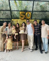 7 Potret Ulang Tahun Ibu Felicya Angelista ke-50, Wajah Cantik Awet Muda Bikin Salfok - Serasa Kakak Adik dengan Putri Tercinta