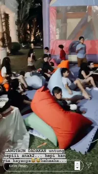 7 Potret Ulang Tahun Mikhayla Anak Nia Ramadhani, Nonton Film - Bermain Sama Teman Sekolah