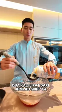7 Potret Verrell Bramasta Buat Takjil Sendiri Untuk Buka Puasa Pertama, Bikin Sup Buah