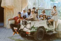 7 Potret Wika Salim Liburan Bareng Keluarga di Bali - Tampil Memesona di Pantai