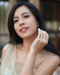 7 Potret Yeslin Wang Mantan Istri Delon dalam Photoshoot Terbaru, Makin Cantik Memesona - Bertema Musim Gugur ala Drama Korea