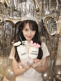 7 Potret Cantik Yoona SNSD Ulang Tahun, Visualnya Awet Muda di Usia 36
