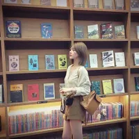 7 Potret Zhao Lusi dengan Berbagai Gaya Outfit, Visual Cantiknya Terpancar - Memesona