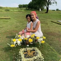 7 Potret Zoey Anak Joanna Alexandra Kompakan Warnai Rambut Bareng Sang Bunda, Jadi Putri Negeri Dongeng di Ulang Tahun ke-6