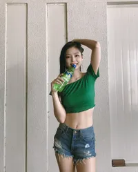 7 Seleb Korea Ini Punya Tubuh Aduhai, Rahasianya Apa Sih?