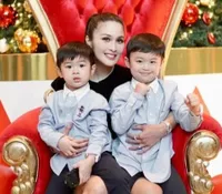 7 Selebritis yang Anaknya Cowok dan Ganteng Semua, Disebut Bibit Unggul Sejak Dini