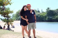 7 Tahun Pernikahan, Wendi Cagur & Istri ke Hong Kong Bareng Anak