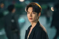8 Aktor Ganteng yang Disebut Punya Fandom Paling Kuat di Korea, Penggemarnya Gak Kalah dengan Fans K-Pop