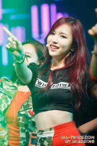 8 Bintang Cantik Korea Paling Populer di Web Pria Saat Ini