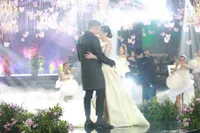 8 Deretan Momen Romantis di Resepsi Pernikahan Via Vallen, Ada yang Bikin Chevra Rela Antri Dansa