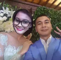 8 Editan Foto Lamaran Raditya Dika-Anissa Aziza Ini Bikin Ngakak!
