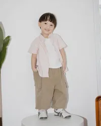 8 Foto Anzel Anak Audi Marissa dan Anthony Xie Makin Ganteng, Bakat Jadi Model Cilik