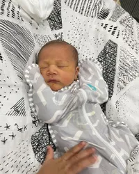 8 Foto Baby Rayyanza Anak Kedua Raffi Ahmad & Nagita Slavina Saat Digendong Tante-Tantenya, Bikin Gemas!