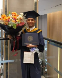 8 Foto Betrand Peto yang Wisuda Hari Ini, Bikin Bangga Sarwendah & Ruben Onsu
