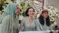 8 Foto Cantik Glenca Chysara Usai Acara Siraman Menjelang Pernikahan, Tersenyum Bahagia Ditemani Sang Orang Tua