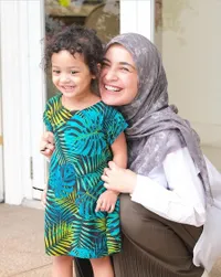 8 Foto Dek Sya Anak Bungsu Shireen Sungkar yang Paling Kalem Dibanding Kakak-Kakaknya, Si Imut Berambut Kriting