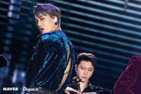 8 Foto Idol K-Pop Saat Pamer Punggung Seksi & Berotot, Kai EXO - Shownu Monsta X