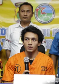 8 Foto Jefri Nichol Pakai Baju Tahanan, Akui Pakai Narkoba Jenis Ganja