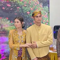 8 Foto Manis Dewa Buwana dan Nana yang Selalu Pakai Outfit Matching di Sinetron 'BUKU HARIAN SEORANG ISTRI'